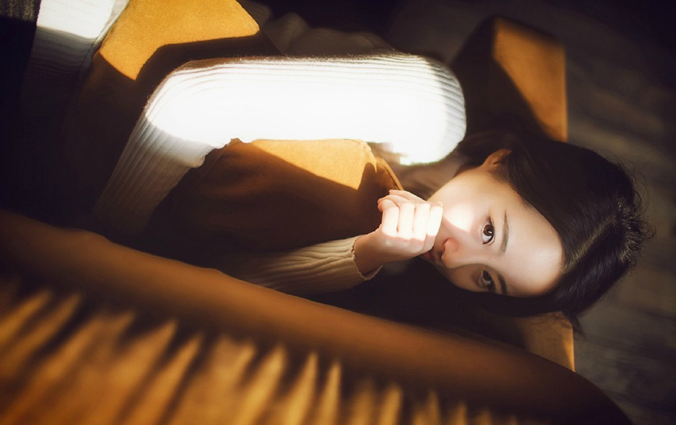 “差不多了。”孟达微笑着点点头，这两个人是法正带来交给他的，别的本事没有，但却有一口好口技，只要听过对方说话，便能将对方的声音模仿的八九不离十，之前的一切，自然是孟达刻意安排的，刘璋就算再昏庸，也不可能在这种时候做这种事情，而且天府之国，美女不少，以刘璋的地位，什么样的美女找不到，刘璋也没有什么特殊癖好，怎会跑去找将士的家属？